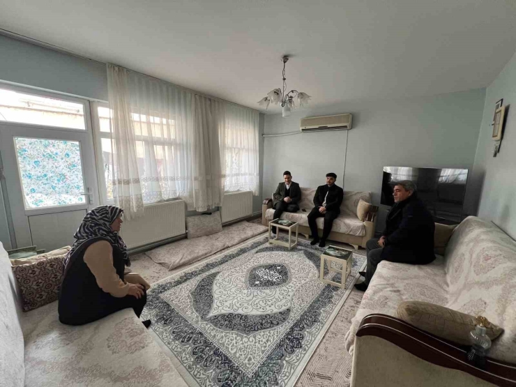 Kaymakam Karataş, Köylerde Vatandaşların Sorunlarını Dinledi