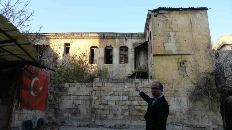 Gaziantep’te Fransız Zulmünün 104 Yıllık İzi: Sivil Halka Atılan Top Mermisi Hala Duvarda Duruyor