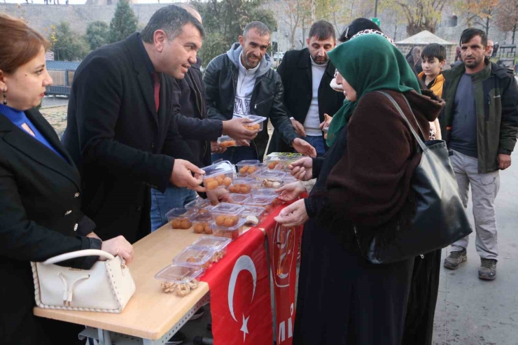 Mhp Sur Teşkilatından Regaip Kandili İkramı