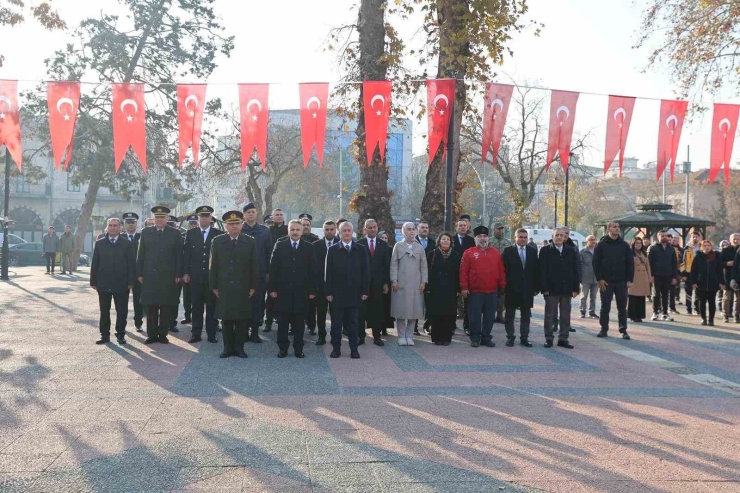 Şahinbey, Antep Savunması’nın Kahramanlarını Mezarları Başında Andı