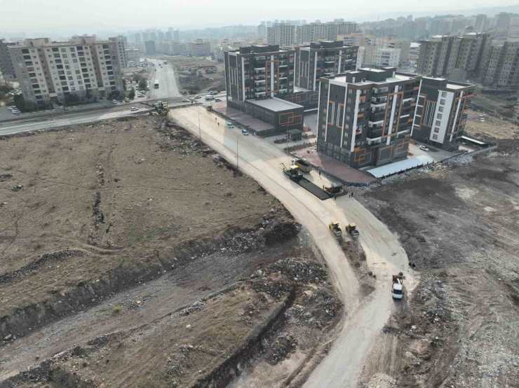 Büyükşehir’den Trafiği Rahatlatan Yol Çalışması