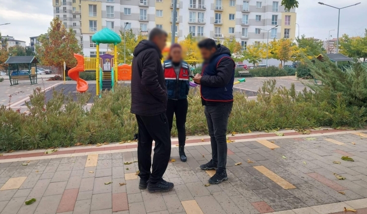 Gaziantep’te Jandarmadan ’huzurlu Okul Önleri-huzurlu Sokaklar’ Uygulaması