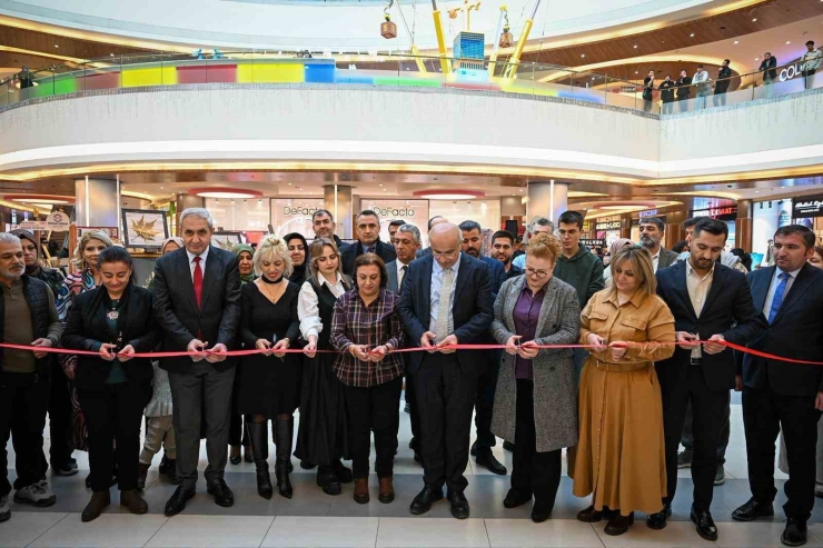 Hasat Sergisi Sanat Severlerle Buluştu