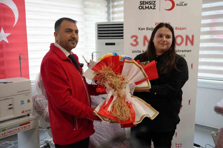 Kızılay’a 3 Milyonuncu Kan Bağışı Gaziantep’ten