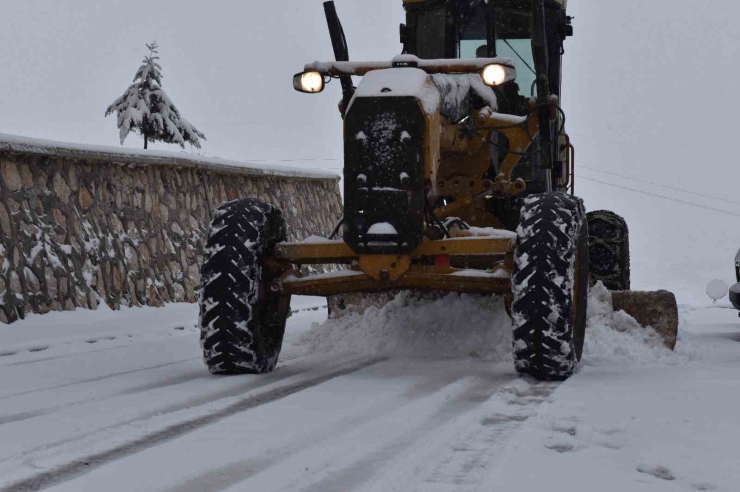 Malatya Büyükşehir Belediyesi’nden Yoğun Kar Mesaisi