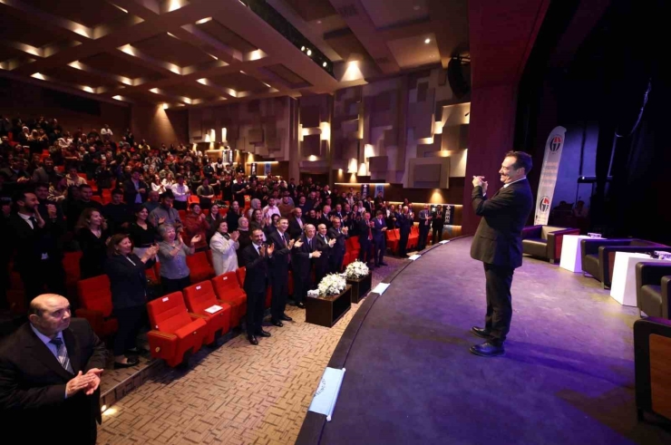 Türkiye’nin İlk Serebral Palsili Uzay Mühendisi Karakaş, Konukoğlu’nu Ziyaret Etti