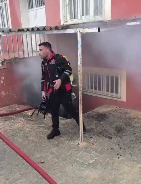 Okulun Bodrum Katında Korkutan Yangın