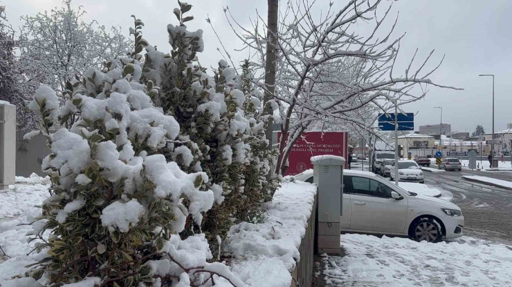 Gaziantep Güne Beyaz Örtü İle Uyandı