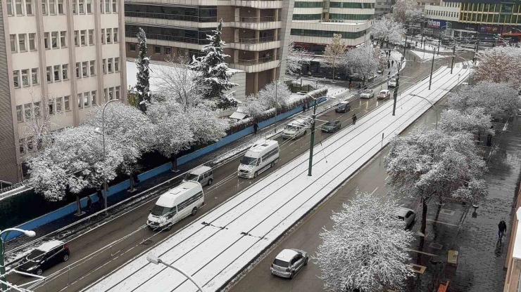 Gaziantep Güne Beyaz Örtü İle Uyandı