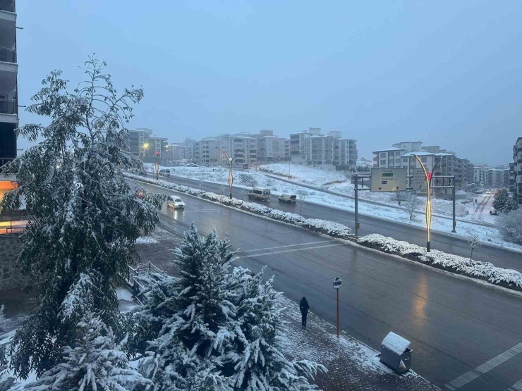 Gaziantep Güne Beyaz Örtü İle Uyandı
