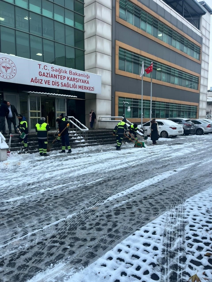 Şehitkamil’de Kar Ve Buzlanmaya Karşı Kesintisiz Mücadele