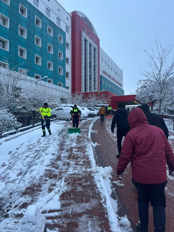 Şehitkamil’de Kar Ve Buzlanmaya Karşı Kesintisiz Mücadele