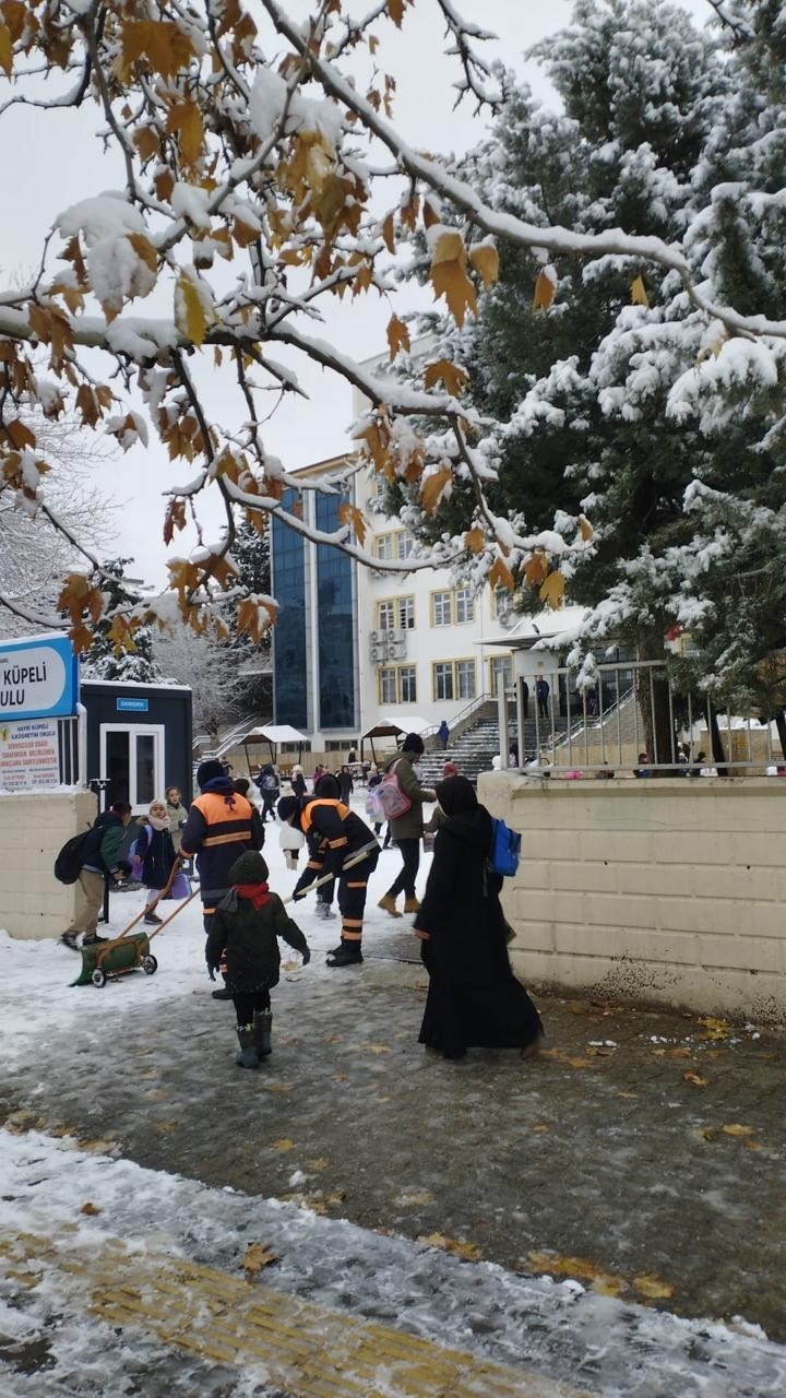 Şehitkamil’de Kar Ve Buzlanmaya Karşı Kesintisiz Mücadele