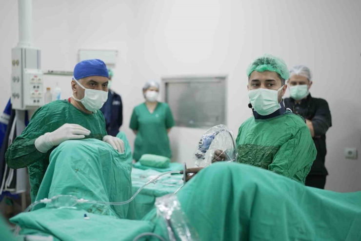 Malatya Eğitim Ve Araştırma Hastanesi’nde 320 Kişinin Katıldığı Canlı Cerrahi Kursu