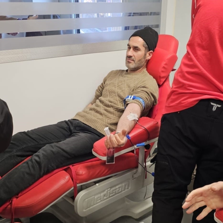 İmam, Cemaatiyle Kan Bağışında Bulundu