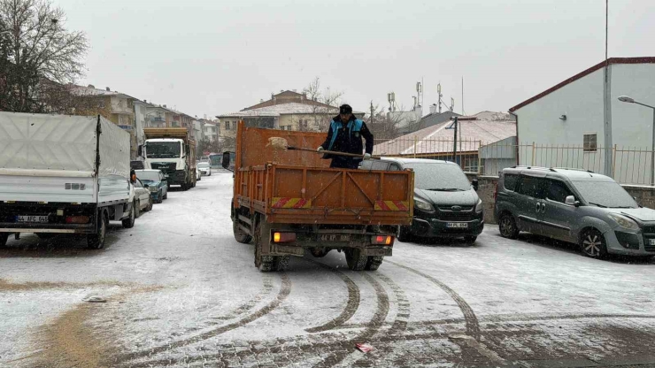 Battalgazi’de Başkan Taşkın Ekiplerle Birlikte Sahada