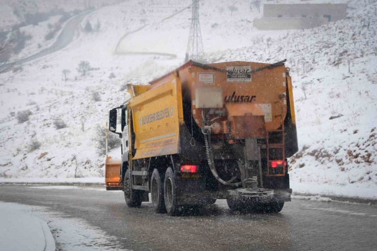 149 Mahallede Yol Açma Çalışmaları Devam Ediyor