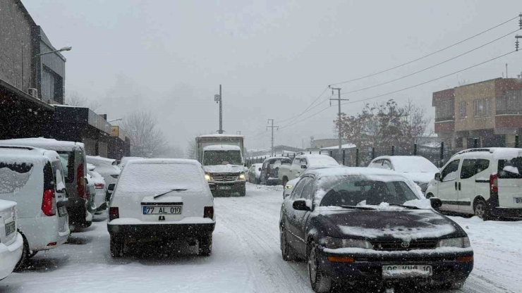 Diyarbakır’da Kar Yağışı Başladı