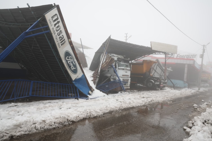 Mehmet Kuş, Karda İşyerleri Zarar Gören Esnafla Buluştu