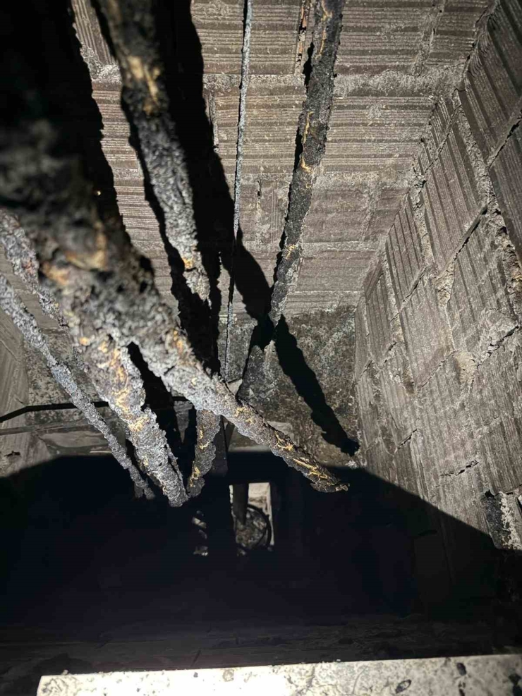 Dicle Üniversitesi’ndeki Polikliniklerde Çıkan Yangın İtfaiye Tarafından Söndürüldü