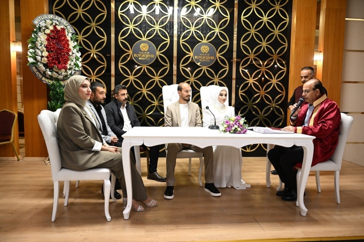 Yeşilyurt Belediyesi’nden Şehit Ve Gazi Ailelerine Ücretsiz Nikah Hizmeti