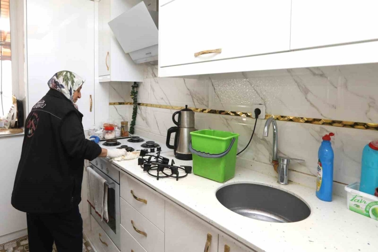 Büyükşehir 2025 Yılında Engelli Ve Bakıma Muhtaç Bireylerin 2 Bin 795 Kez Kapısını Çaldı