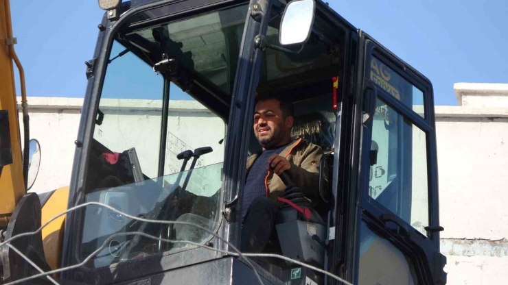 Adıyaman’da Binalar Daha Güvenli Şekilde Yıkılıyor