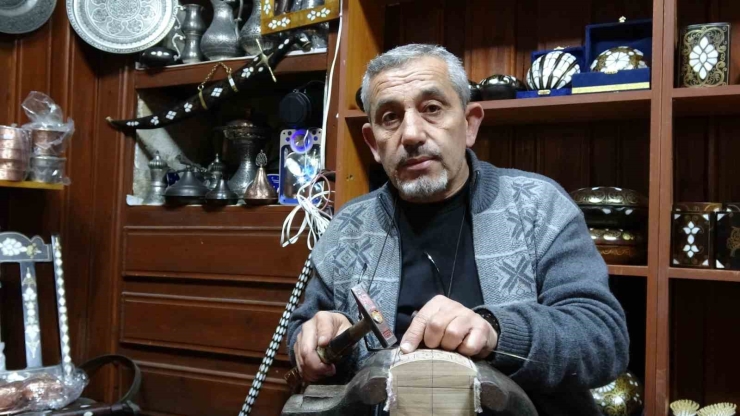 Gaziantep’te Antika Silahlar Sedef Kakma Sanatıyla Süsleniyor