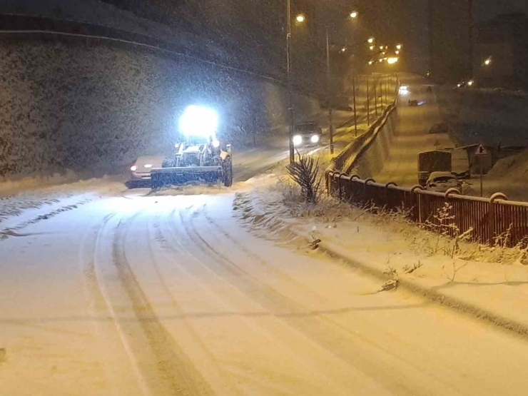 Battalgazi’de Gece Boyu Kar Mesaisi