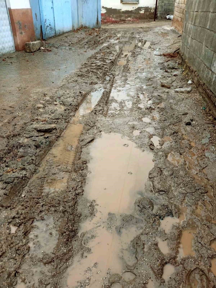 Araban’da Vatandaşların Çamur Çilesi