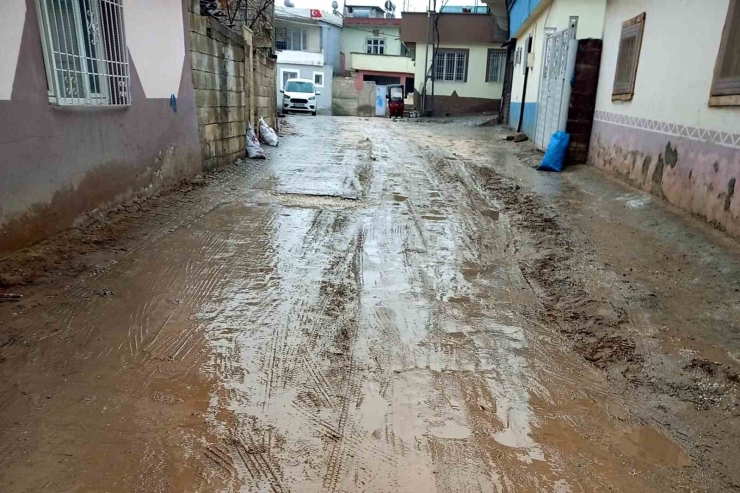 Araban’da Vatandaşların Çamur Çilesi