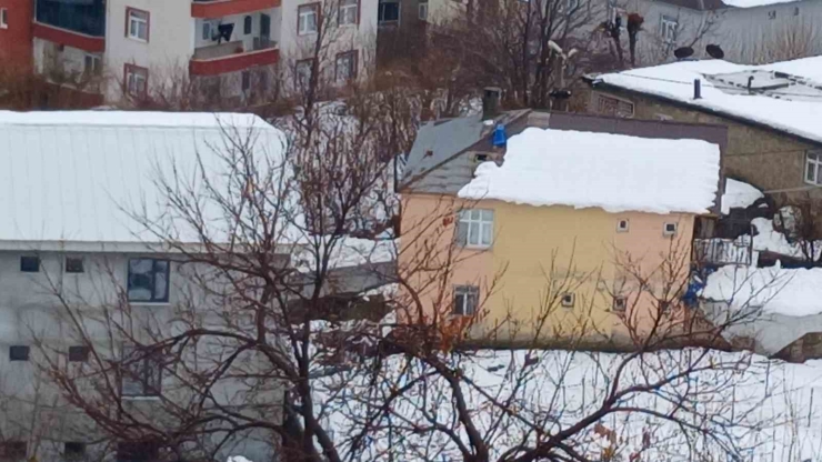 Kulp’ta Kış Yüzünü Sert Gösterdi