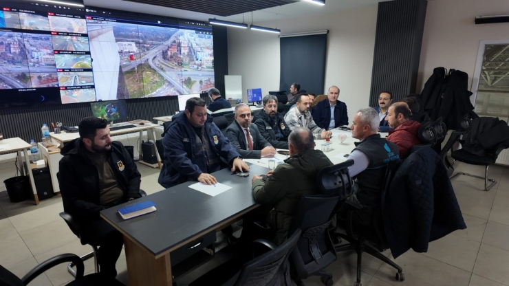 Büyükşehir’de Sel Ve Su Baskınlarına Karşı Kritik Toplantı