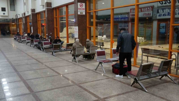 Malatya’da Kar Yağış Nedeniyle Otobüs Seferleri Durduruldu