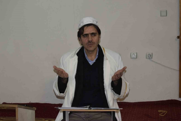 Dicle’de Miraç Kandili Dualarla İdrak Edildi