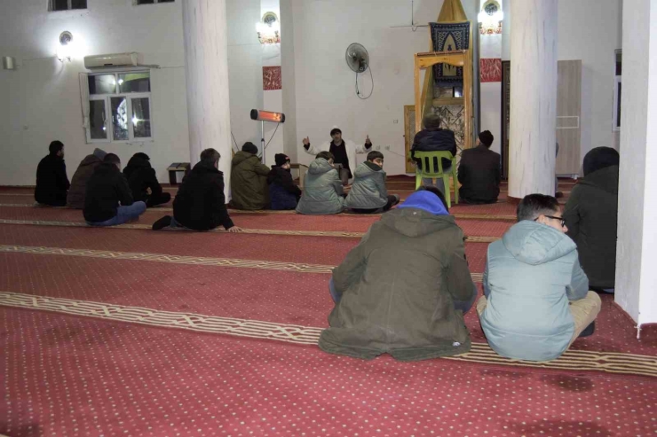Dicle’de Miraç Kandili Dualarla İdrak Edildi