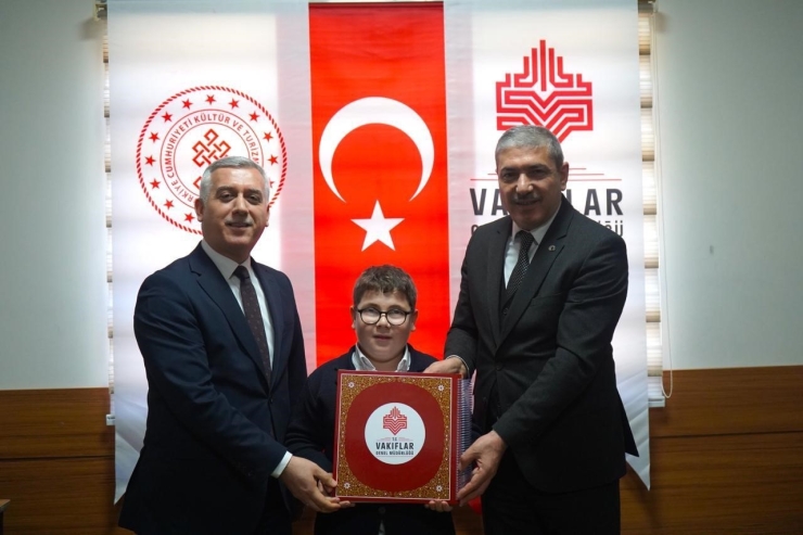 Gaziantep Vakıflar Bölge Müdürlüğünden Görme Engelli Hafızlara Anlamlı Destek