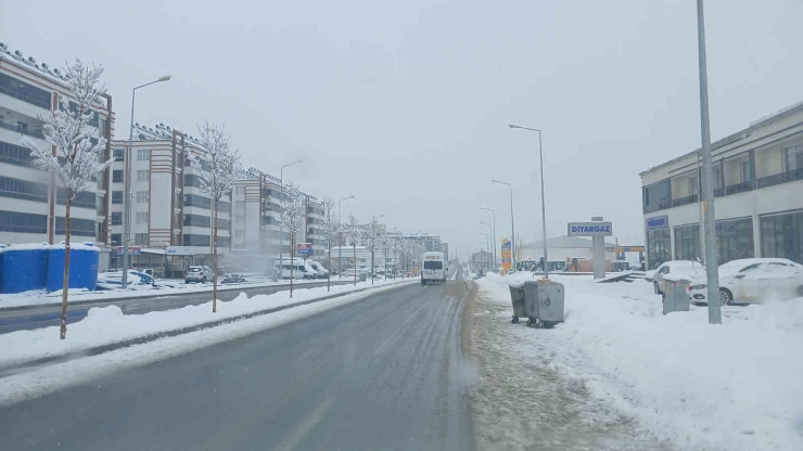 Kulp’ta Beyaz Esaret Devam Ediyor