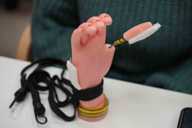 Gibtü Öğrencilerinden Depremzede Anneler Ve Hamile Kadınlar İçin İnovasyon Projesi