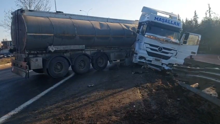 Şanlıurfa’da Buzlanma Nedeniyle Zincirleme Kaza: 2 Ölü