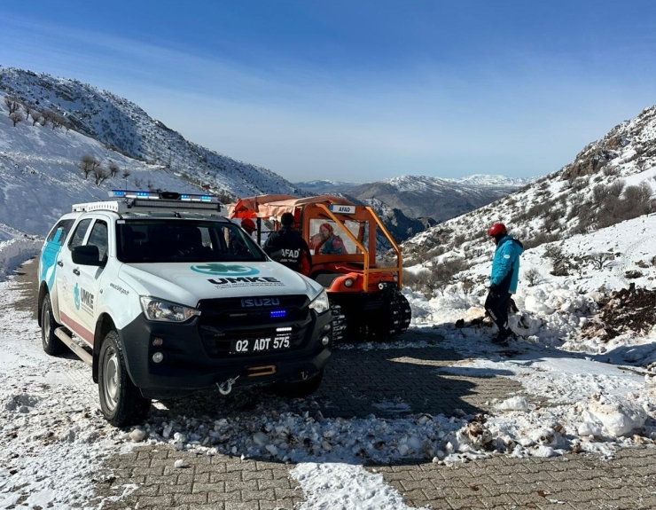 Nemrut Dağı Eteklerinde Hasta Kurtarma Operasyonu