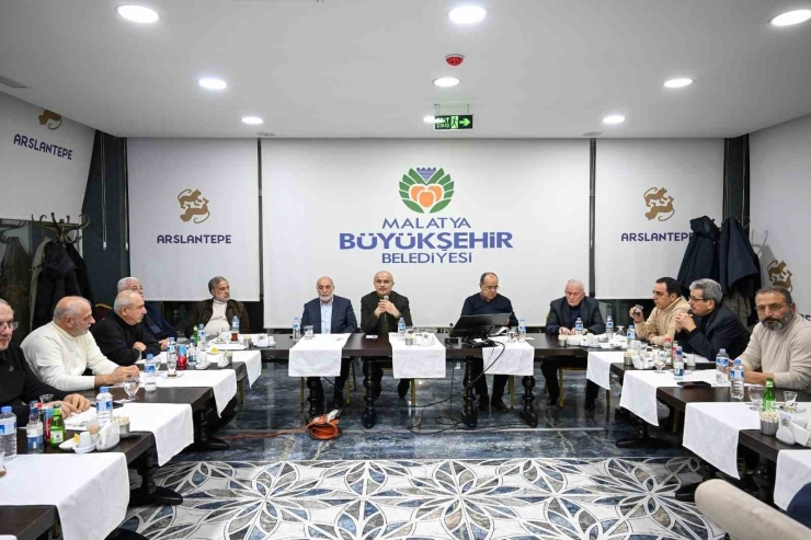 İş İnsanlarıyla Bir Araya Gelen Başkan Er: "malatya’nın Geleceğini İnşa Ediyoruz"