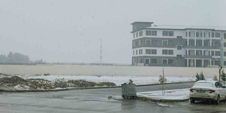 Araban’daki Kar Yağışı Kuraklık Korkusunu Sonlandırdı, Çiftçinin Yüzünü Güldürdü
