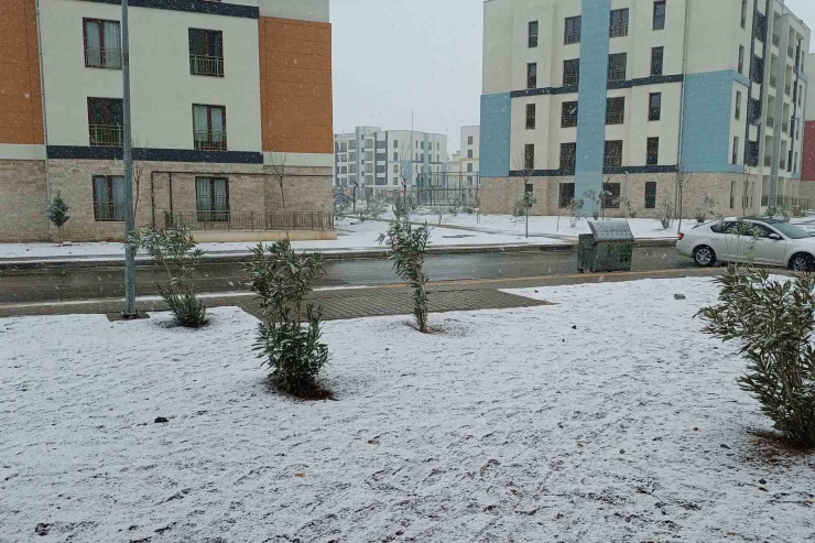 Araban’daki Kar Yağışı Kuraklık Korkusunu Sonlandırdı, Çiftçinin Yüzünü Güldürdü