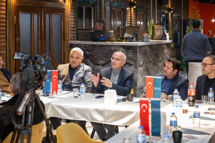 Başkan Er, Miad Yönetimi Ve Üyeleriyle Bir Araya Geldi