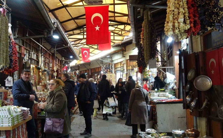 Gaziantep’teki Tarihi Çarşılarda Yarıyıl Tatili Yoğunluğu