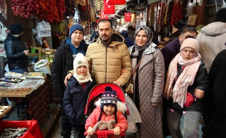 Gaziantep’teki Tarihi Çarşılarda Yarıyıl Tatili Yoğunluğu