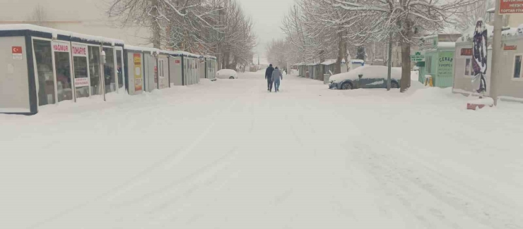 Gölbaşı’nda Kar Yağışı Etkili Oldu