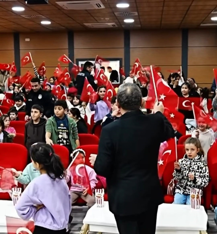 Darende’de Çocuk Sinema Günleri Devam Ediyor