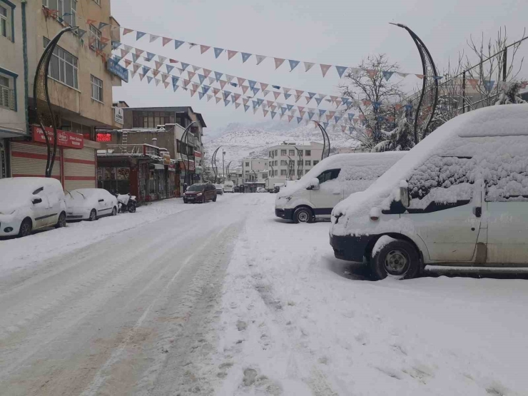Çermik Beyaza Büründü